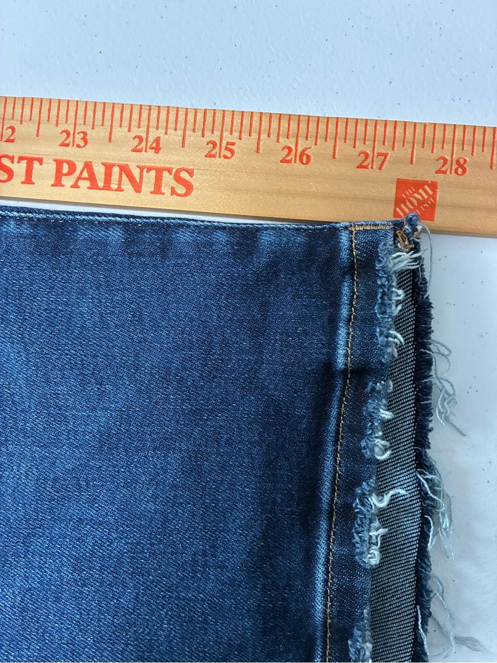 Good American Classic Baby Hem Jeans Size 10/30 - Picture 8 of 8